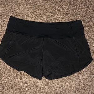 Lululemon black speed-up shorts 2.5!